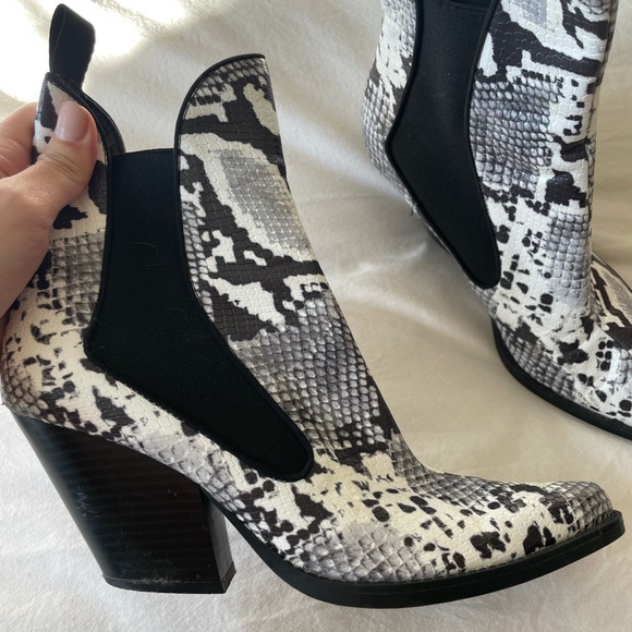 ZARA Black and White Snakeskin Cowboy Western Booties - Picture 2 of 3
